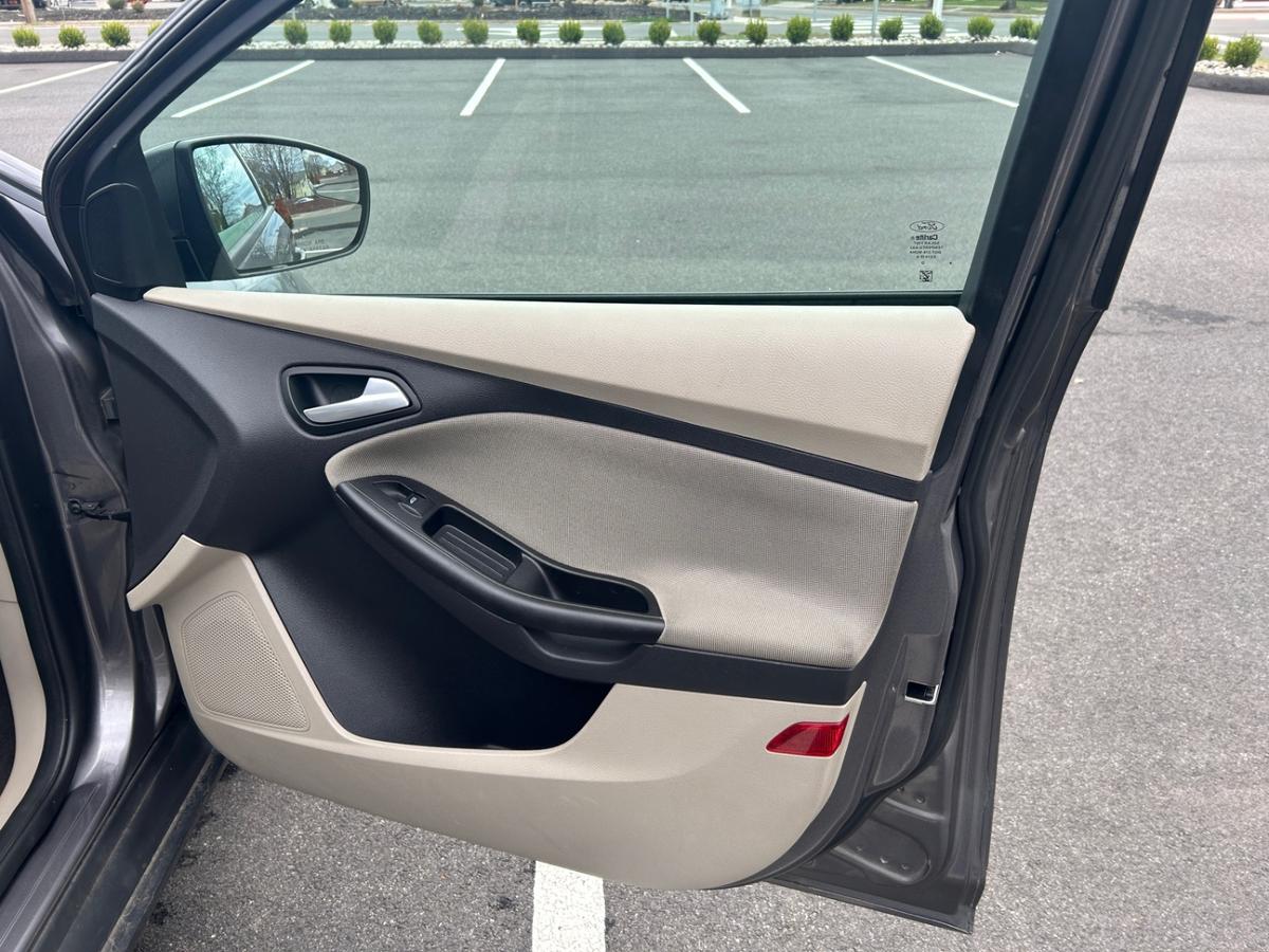 2014 Ford Focus 20