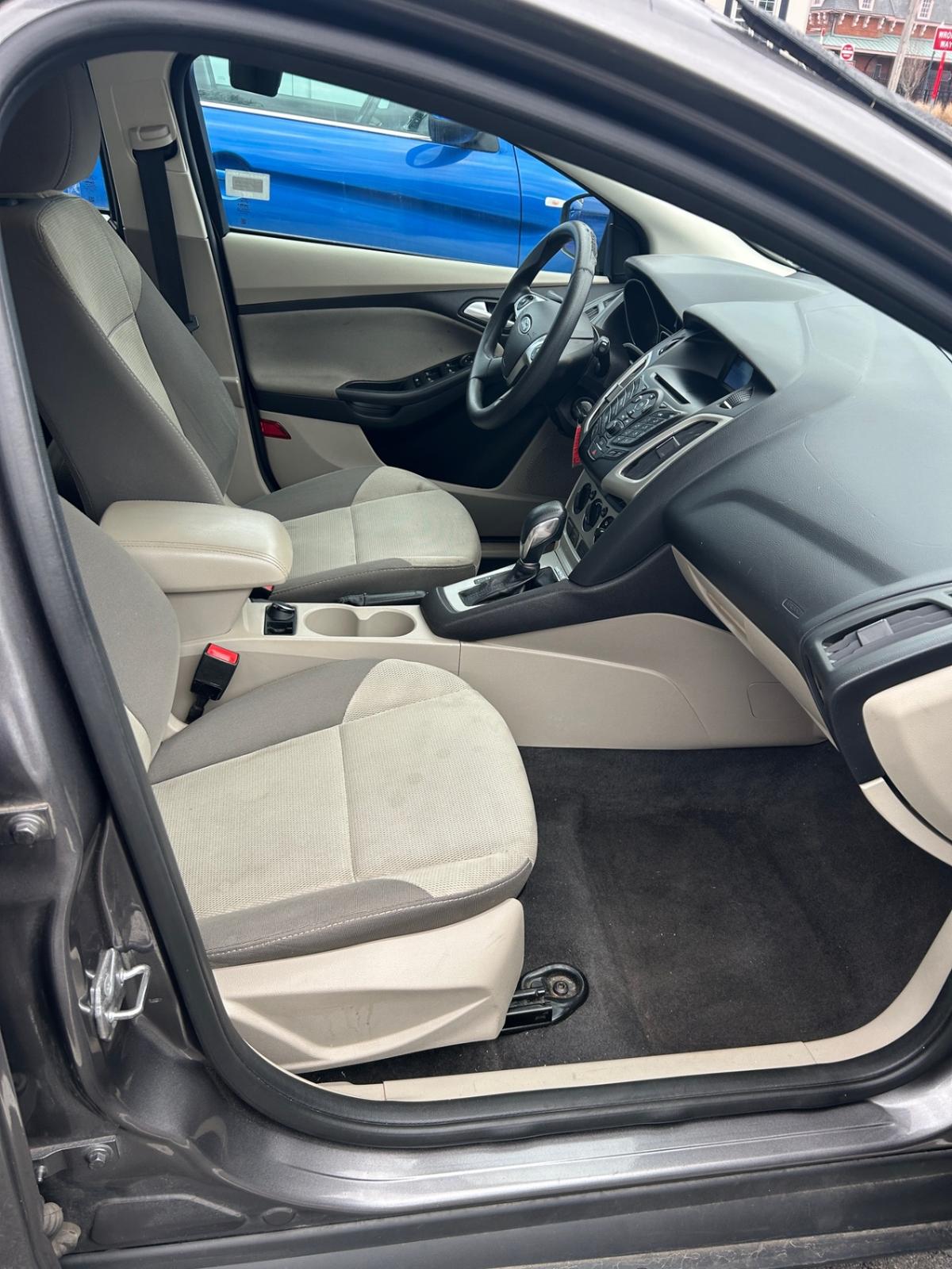 2014 Ford Focus 21