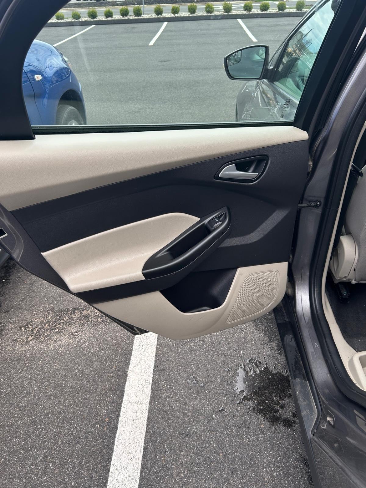 2014 Ford Focus 22