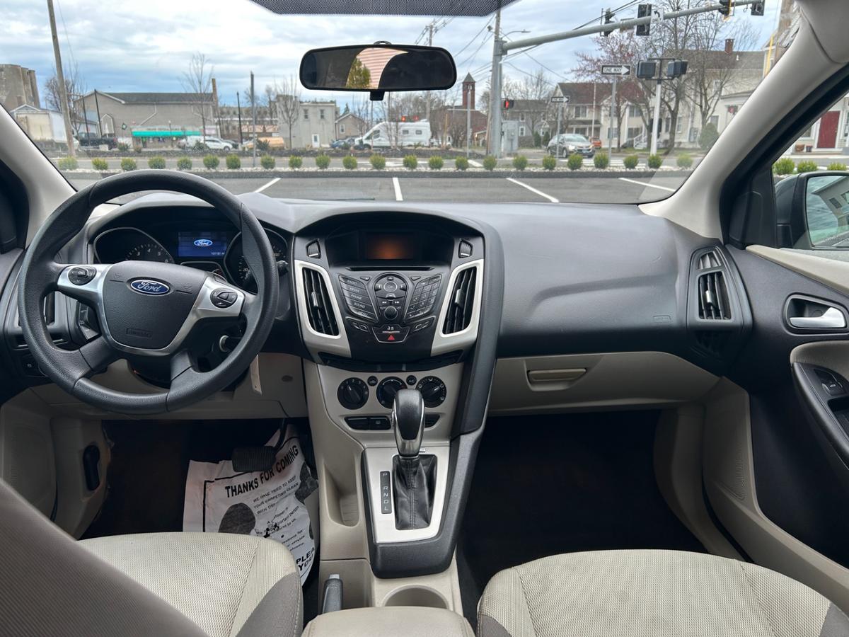 2014 Ford Focus 24