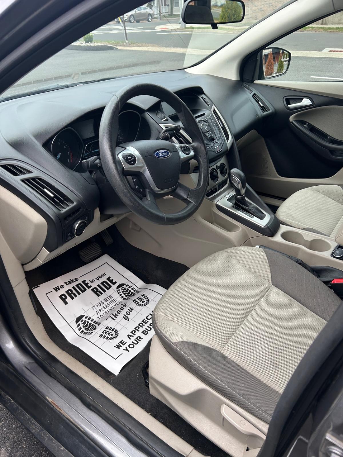 2014 Ford Focus 26