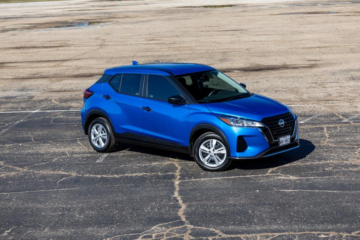 Nissan Kicks Play 2025