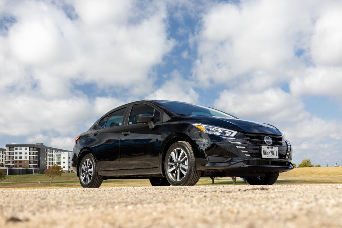 Nissan versa 2025