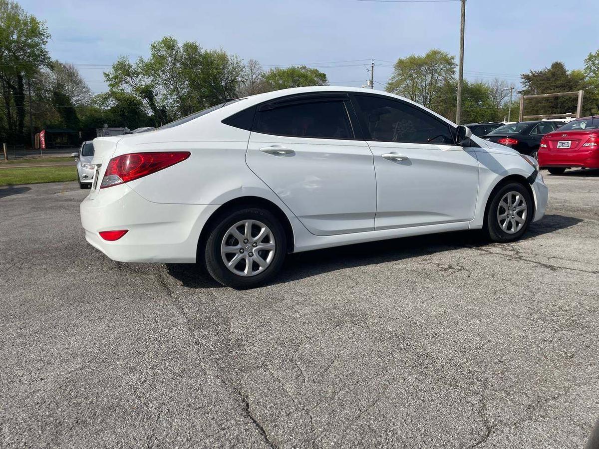 2014 Hyundai Accent 2