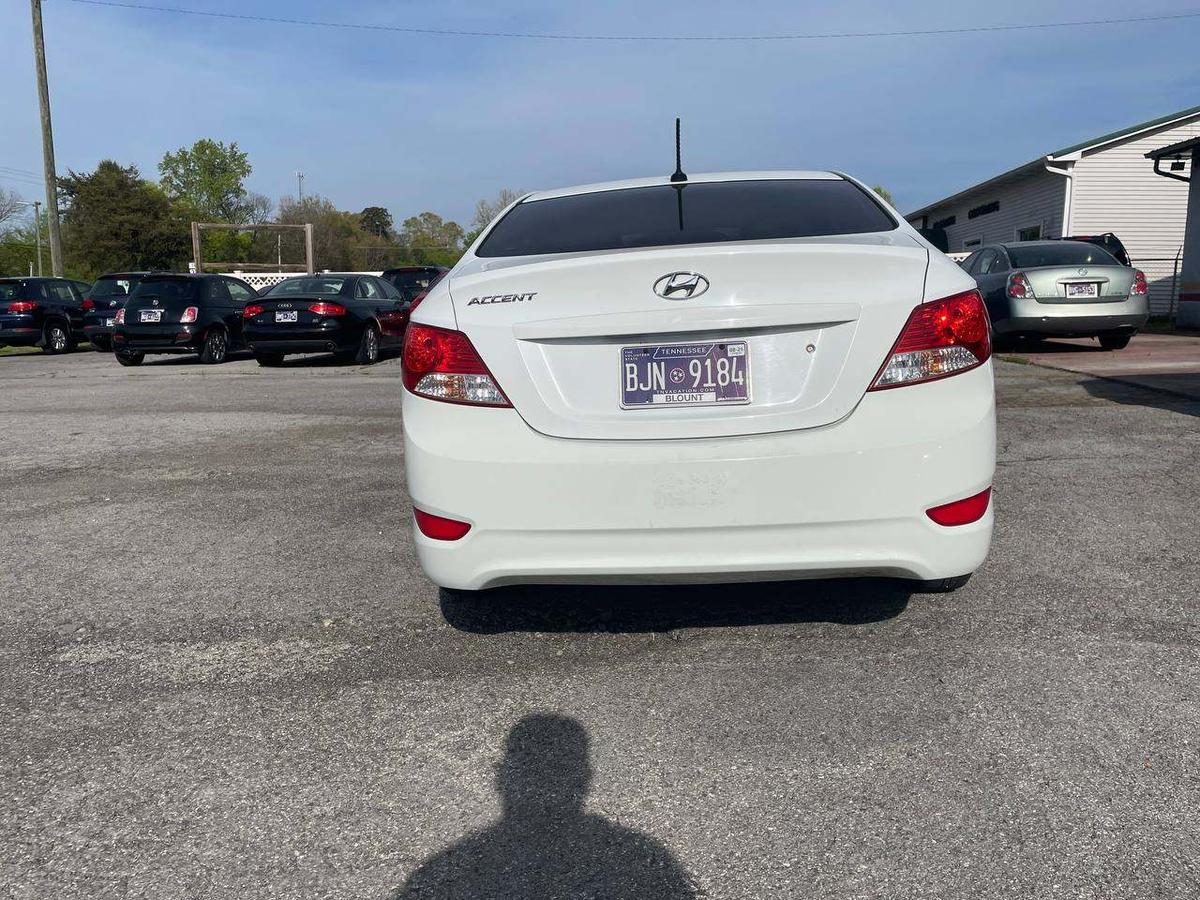 2014 Hyundai Accent 3