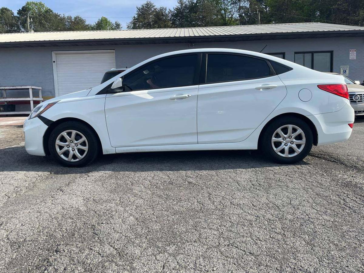 2014 Hyundai Accent 1