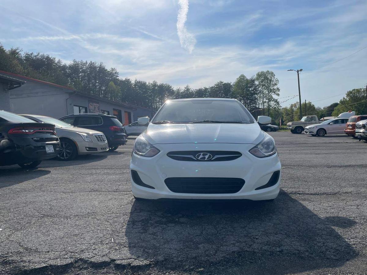 2014 Hyundai Accent 4