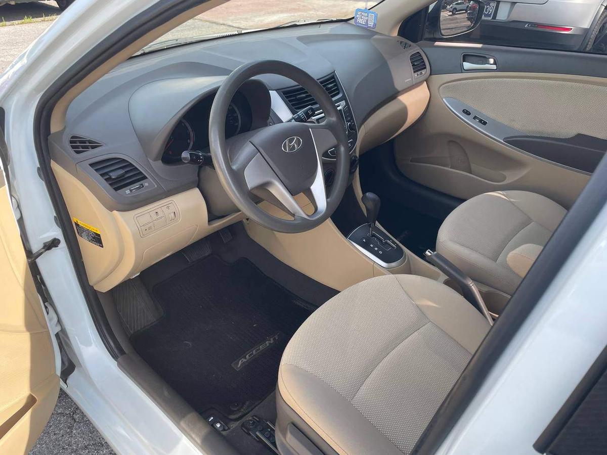 2014 Hyundai Accent 5