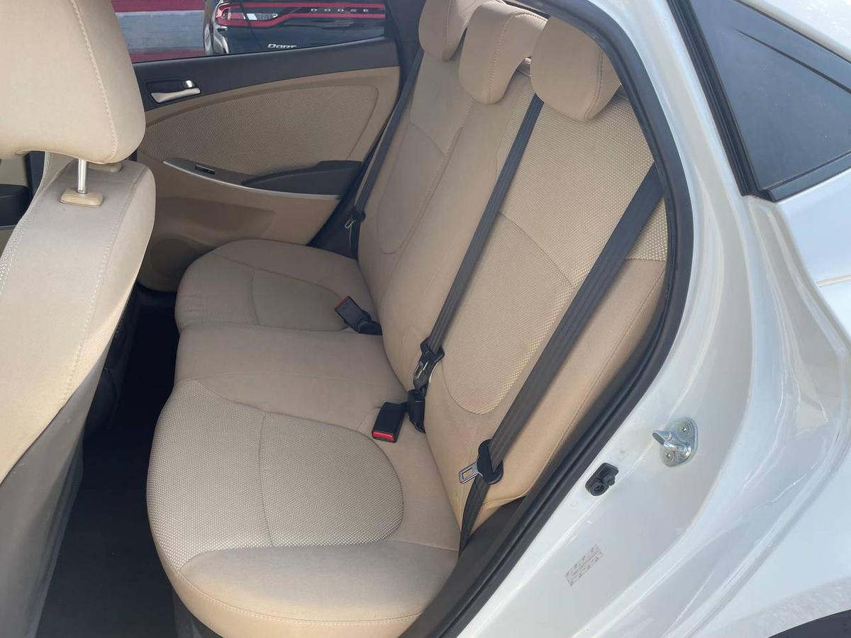 2014 Hyundai Accent 6